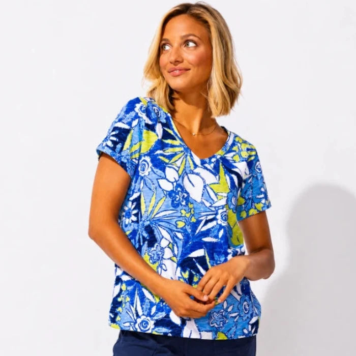 This Habitat Clothes Women's Peruvian Cotton Fiji Floral Tee made with soft Peruvian cotton, this floral tee offers a comfortable feel that works beautifully for casual days, weekend outings, travel, or warm-weather adventures
