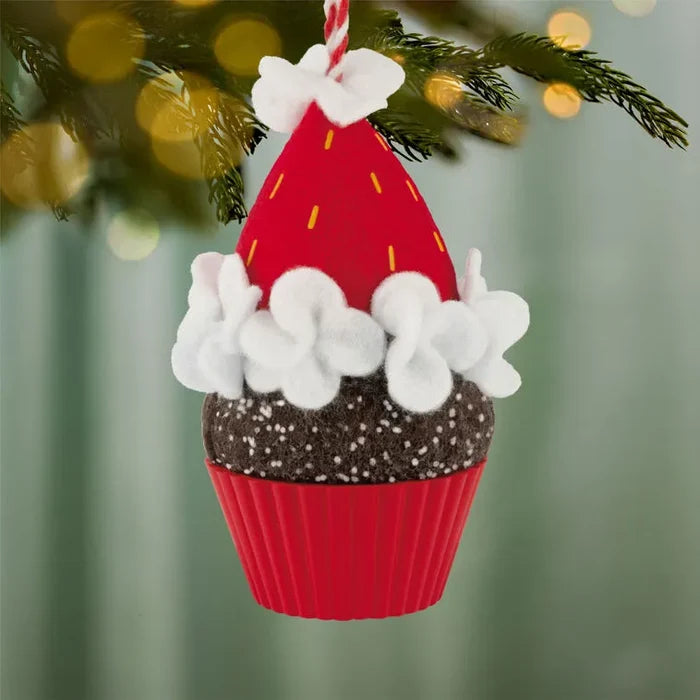 Hallmark : 2026 Keepsake Ho-Ho-Holiday Sweetness 17th in the Christmas Cupcakes series (148)