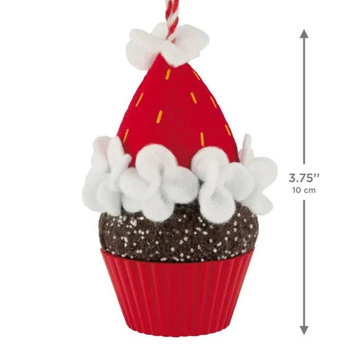 Hallmark : 2026 Keepsake Ho-Ho-Holiday Sweetness 17th in the Christmas Cupcakes series (148)