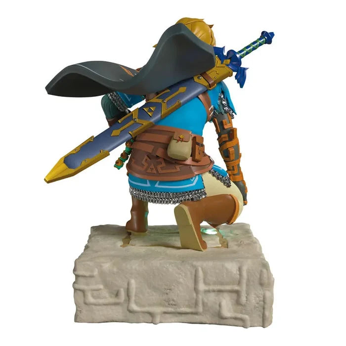 Hallmark : 2026 Keepsake Nintendo The Legend of Zelda™: Tears of the Kingdom Link Musical Ornament With Light (184)