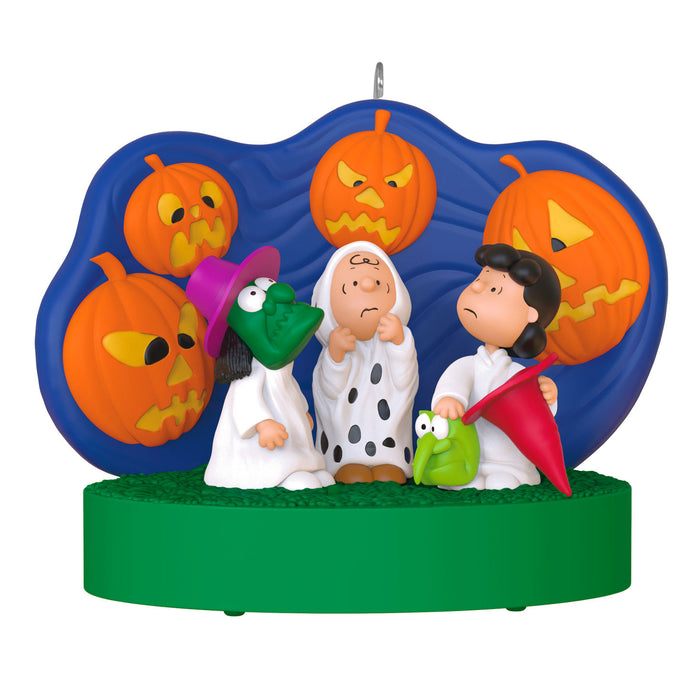 Hallmark : 2026 Keepsake Spooked Trick-or-Treaters The PEANUTS® Gang (407)