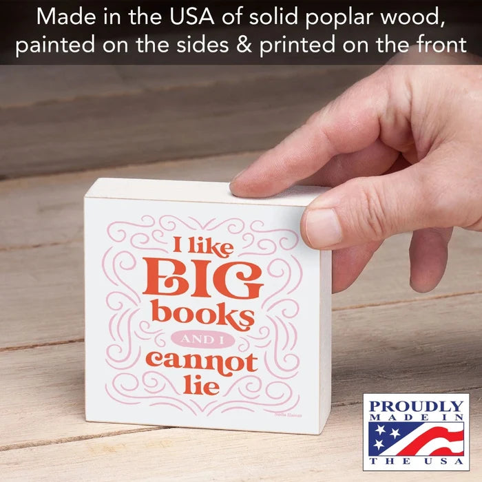 Its freestanding design makes it easy to display anywhere, making it the perfect decorative accent for readers, book collectors, and literary enthusiasts.