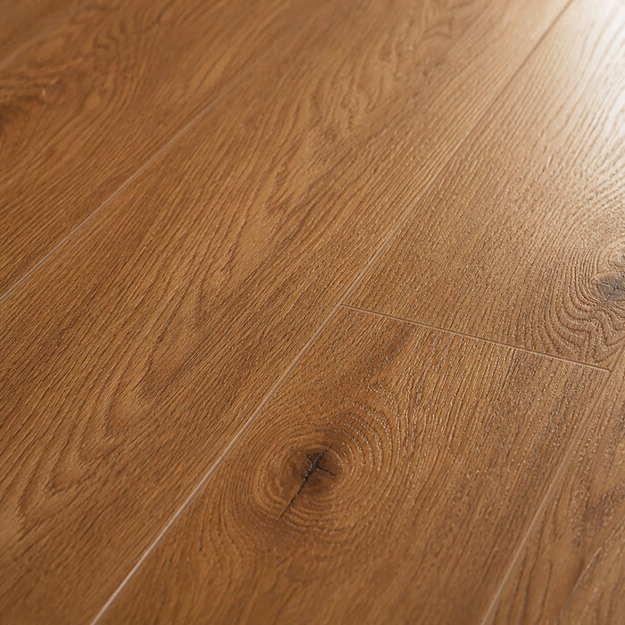 Close-up of the grain and texture of Natural Oak Prestige laminate flooring.