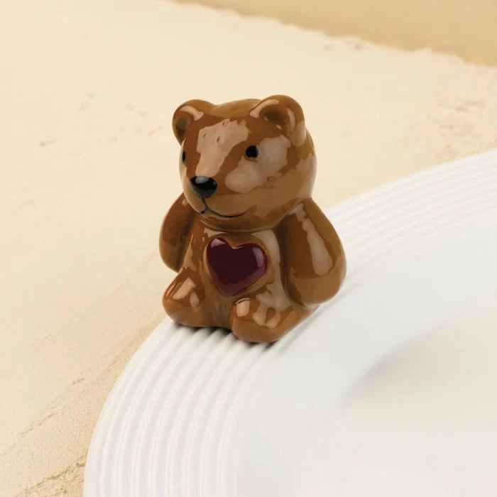Designed to fit your favorite Nora Fleming serving base, the Bear With Me Mini makes it easy to create meaningful tablescapes that celebrate life's most treasured moments.
