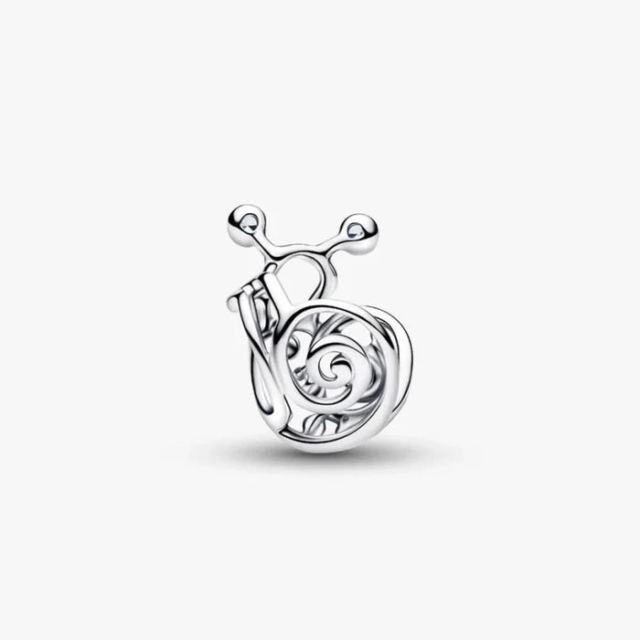 A charming snail design in silver and green enamel, featuring a glossy finish and delicate craftsmanship.
