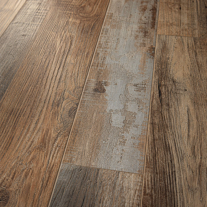 Close-up of the grain and texture of Reclaimed Oak Country laminate flooring.